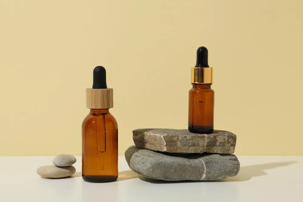 夏季美白精华怎么选:重视防晒与肤感 夏季美白精华怎么选:重视防晒与肤感